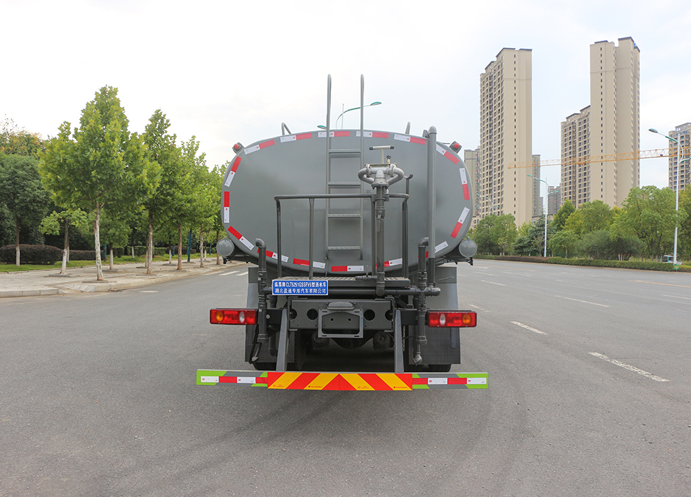 19方專底D3康機260后雙橋灑水車