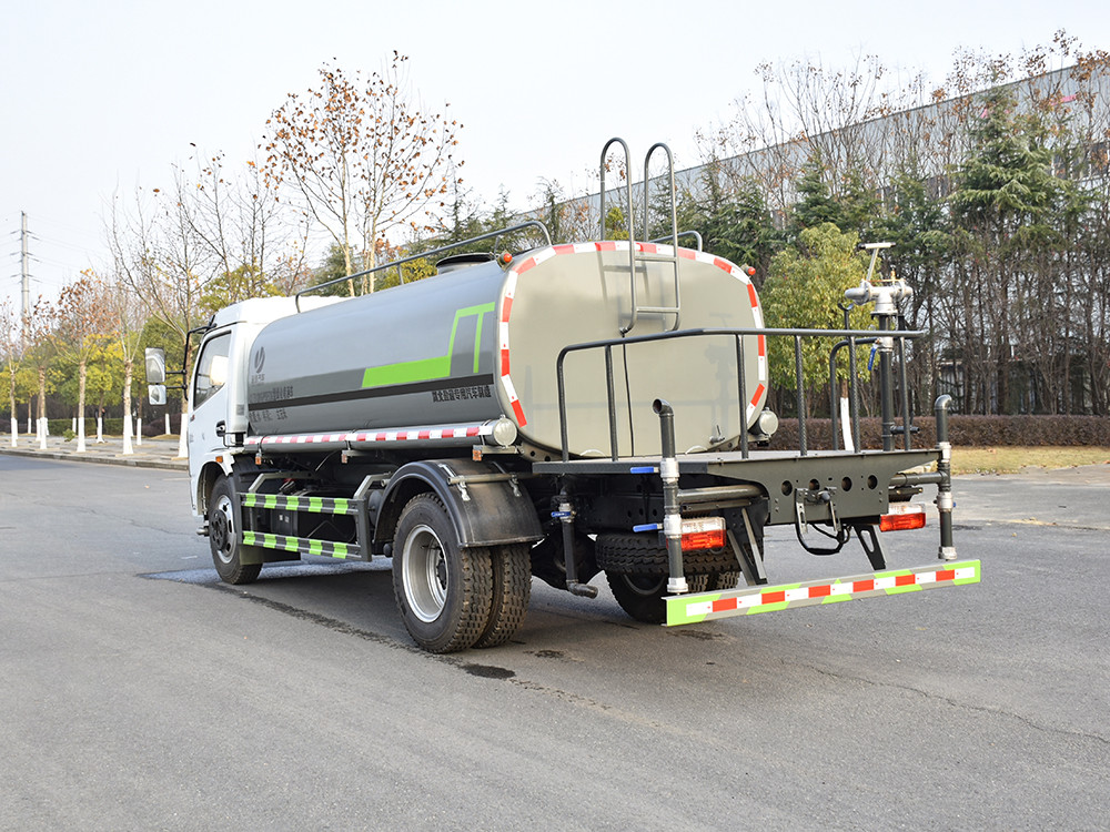 東風福瑞卡 9.3 方灑水車